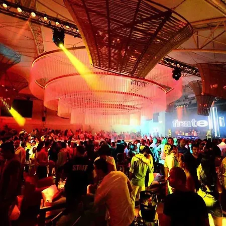 Summerland Lägenhetshotell 4*